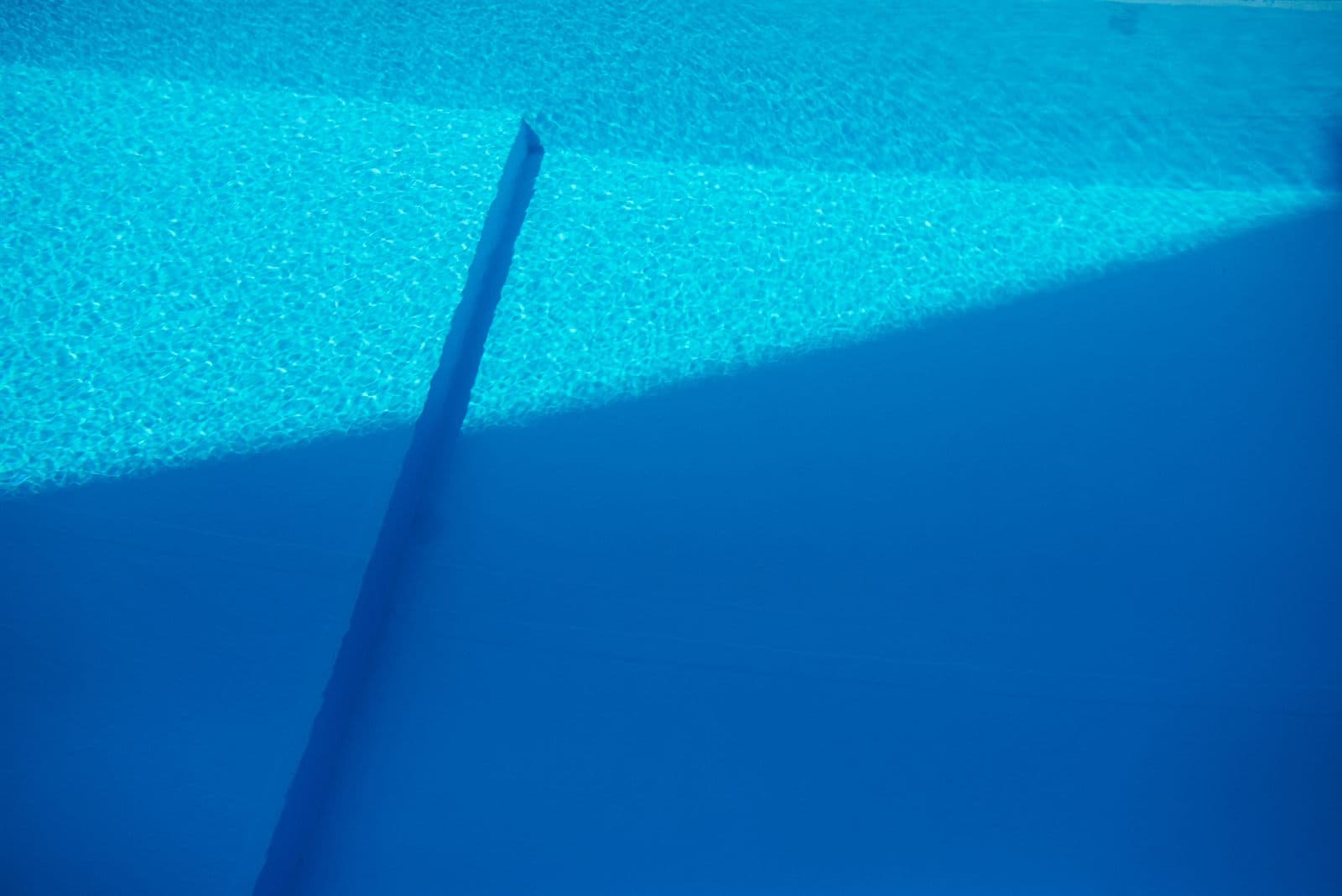 Ondulations concentriques à la surface de l'eau